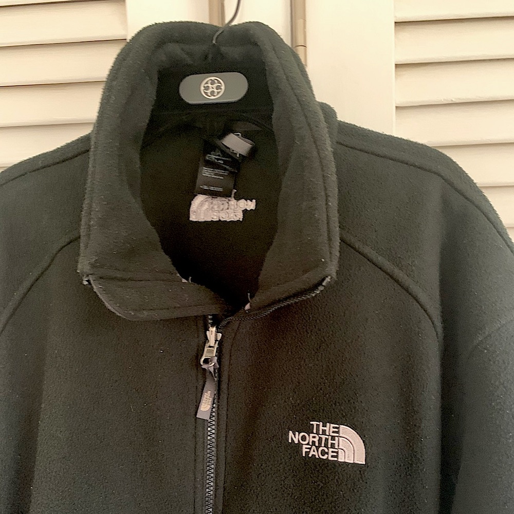 Men’s North Face black fleece front zip jacket